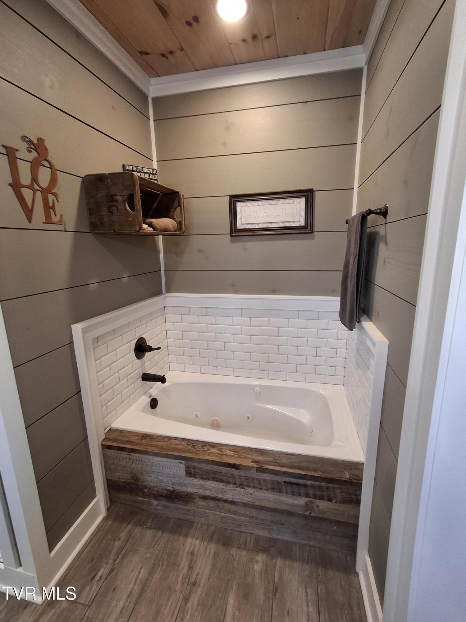 4246 Roan Creek Road, Mountain City, Tennessee image 21