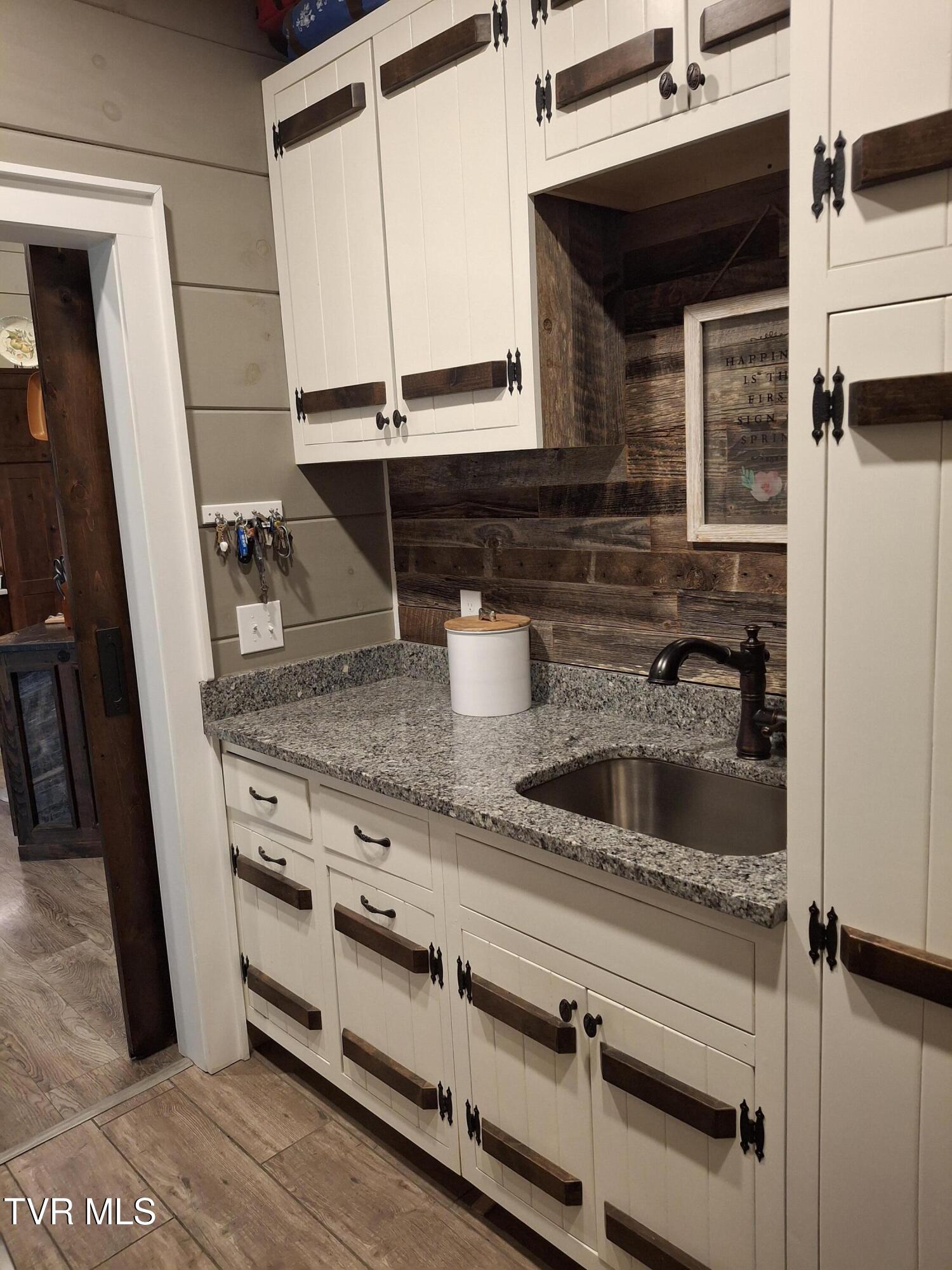 4246 Roan Creek Road, Mountain City, Tennessee image 47