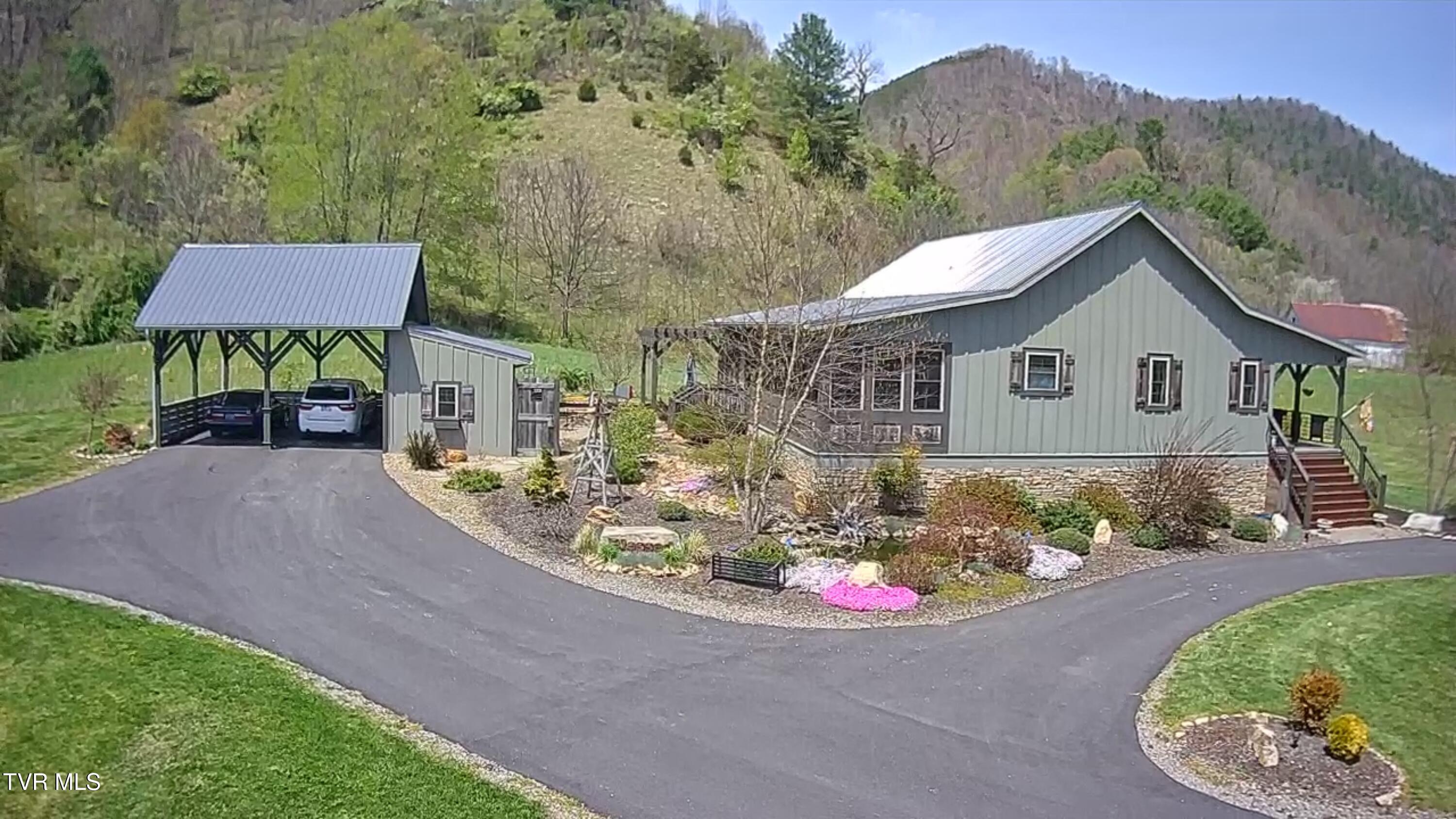 4246 Roan Creek Road, Mountain City, Tennessee image 4