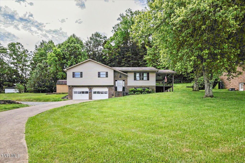 Photo of 912 Sherbrooke Circle, Mount Carmel, TN 37645 (MLS # 9996062)