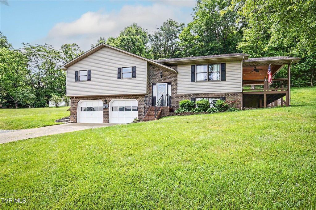 Photo of 912 Sherbrooke Circle, Mount Carmel, TN 37645 (MLS # 9996062)