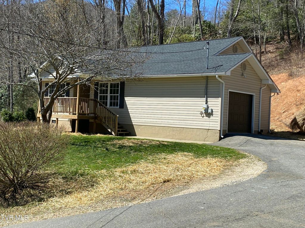 Photo of 302 Grover Reece Road, Trade, TN 37691 (MLS # 9992854)