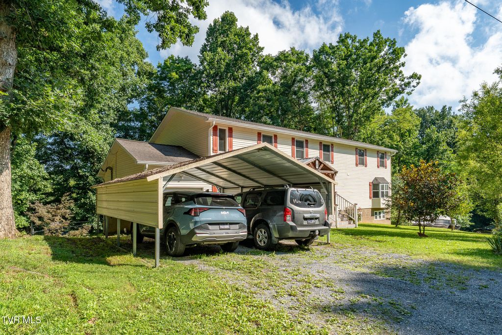 Photo of 107 Beecham Lane, Johnson City, TN 37604 (MLS # 9998397)