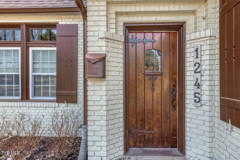 Photo of 1245 Watauga Street, Kingsport, TN 37660 (MLS # 9991092)