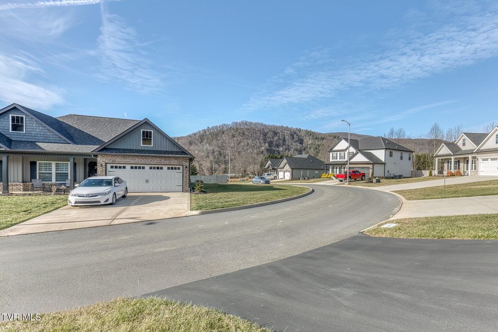 Photo of 120 Ervin Loop, Erwin, TN 37650 (MLS # 9989536)