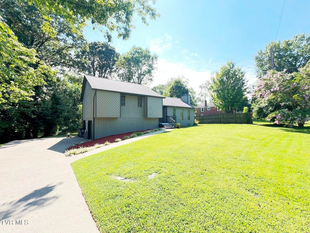 Photo of 4061 Black Oak Drive, Kingsport, TN 37660 (MLS # 9984228)