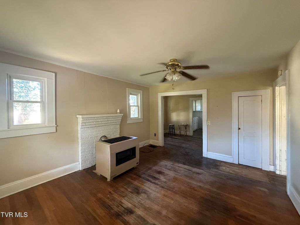Photo of 1529 Central Street, Kingsport, TN 37660 (MLS # 9987248)