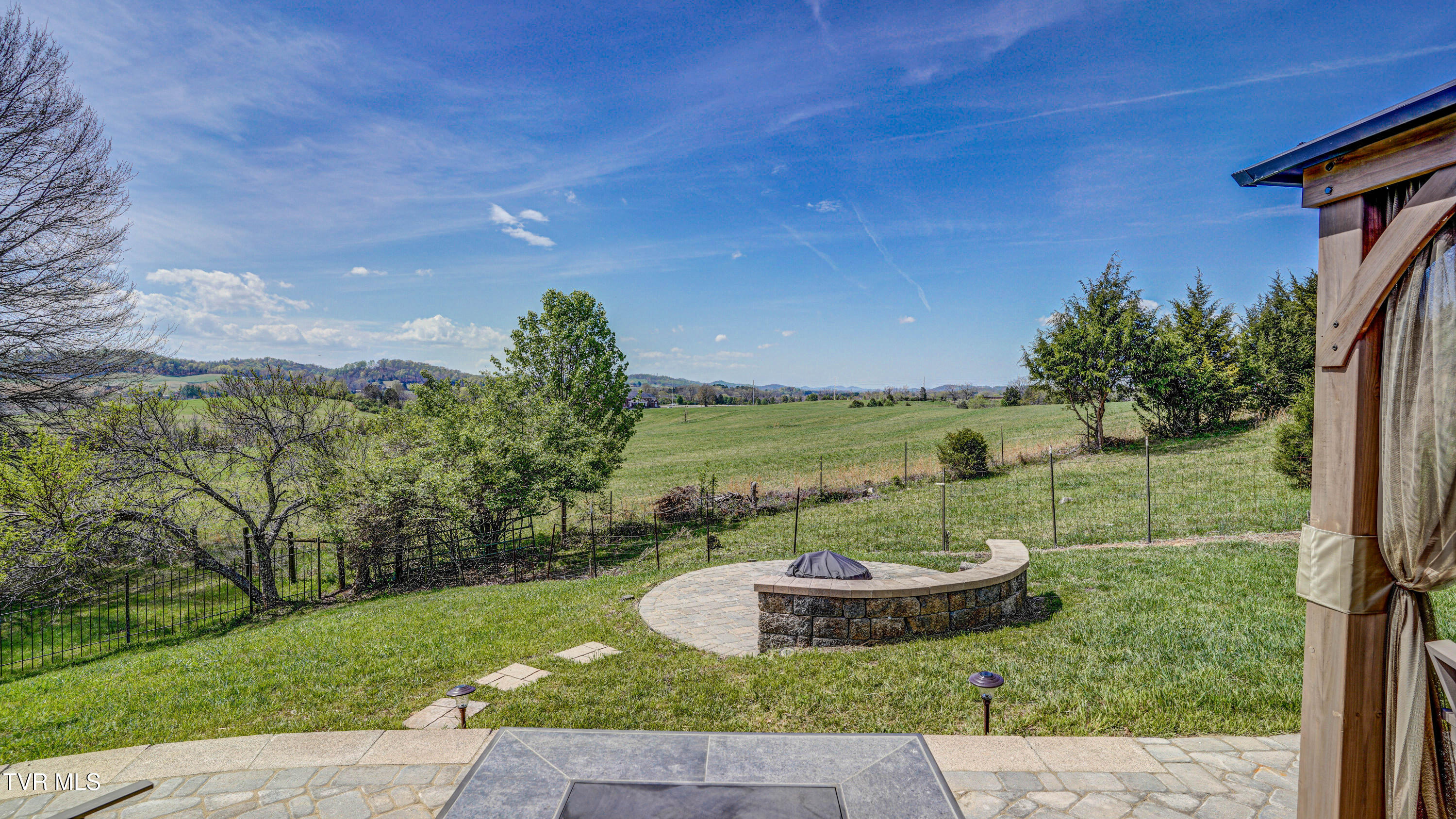 191 Apple Lake Drive, Bluff City, Tennessee image 10