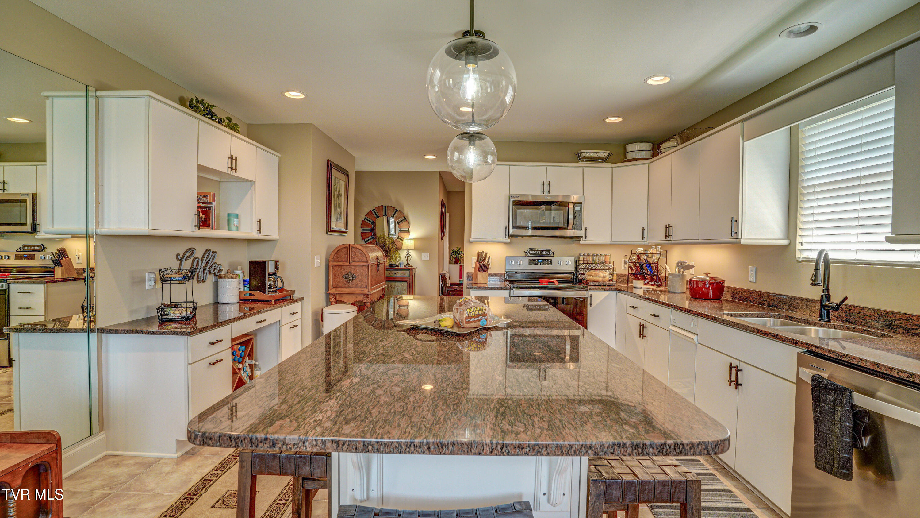 191 Apple Lake Drive, Bluff City, Tennessee image 27