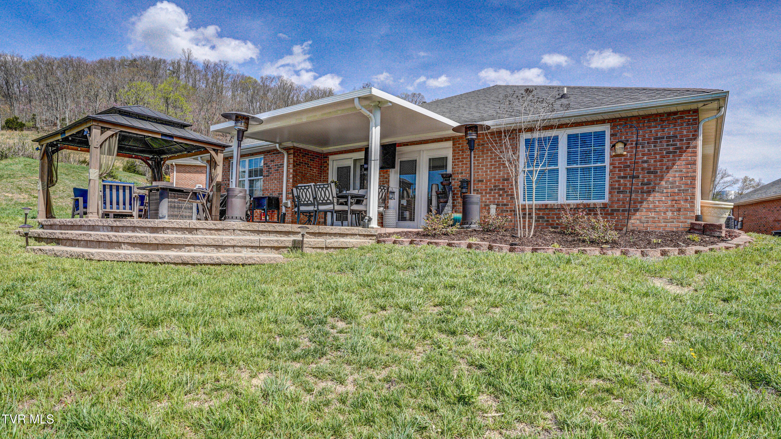 191 Apple Lake Drive, Bluff City, Tennessee image 4