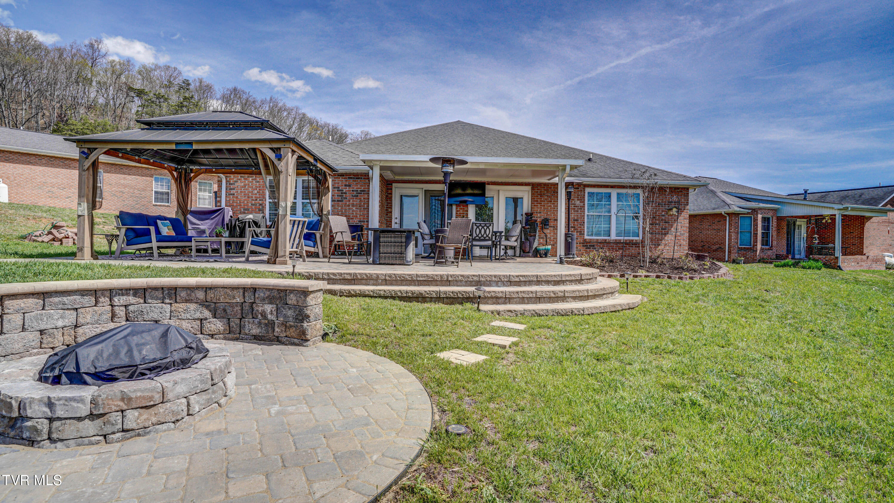 191 Apple Lake Drive, Bluff City, Tennessee image 5