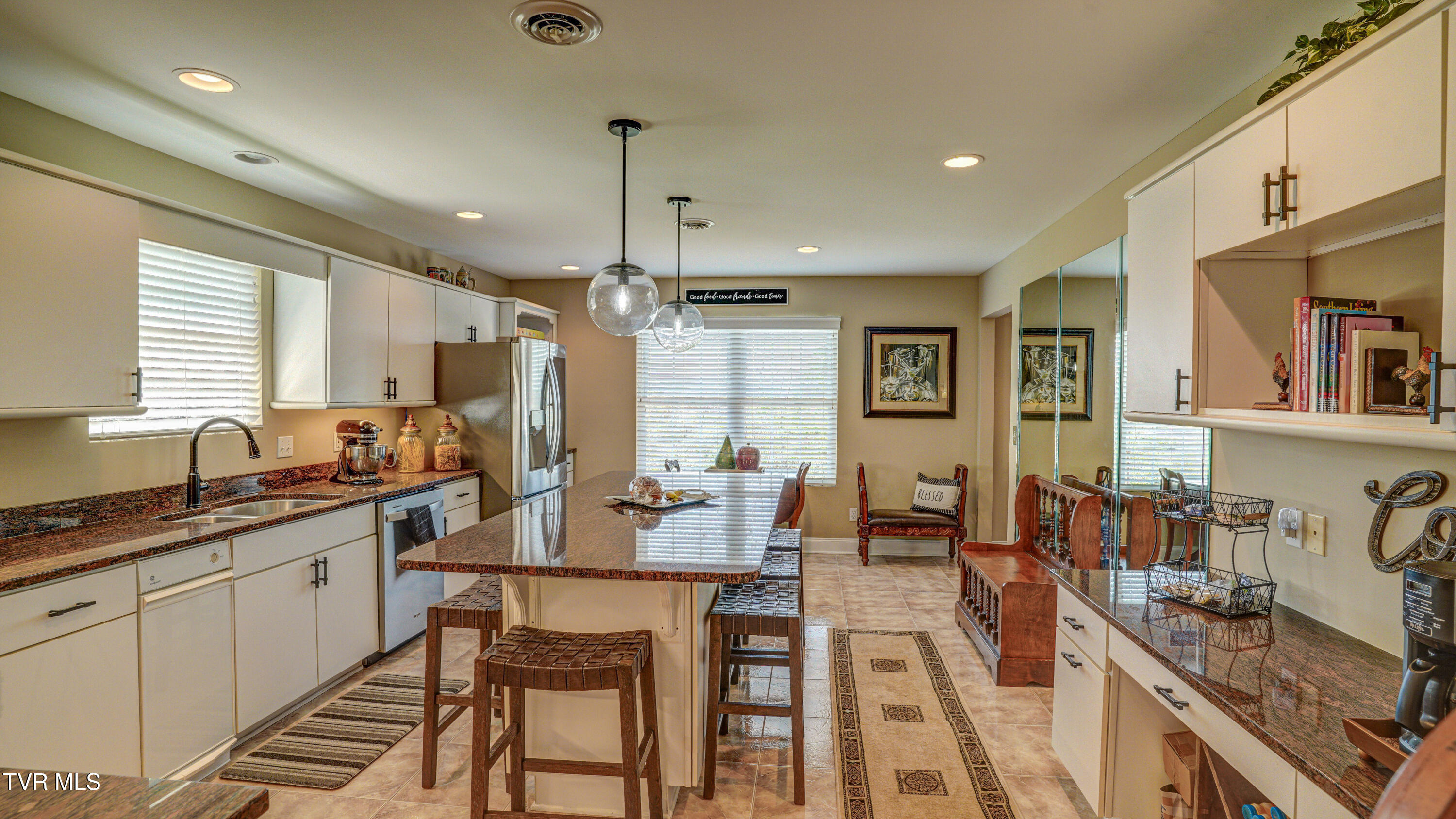 191 Apple Lake Drive, Bluff City, Tennessee image 21