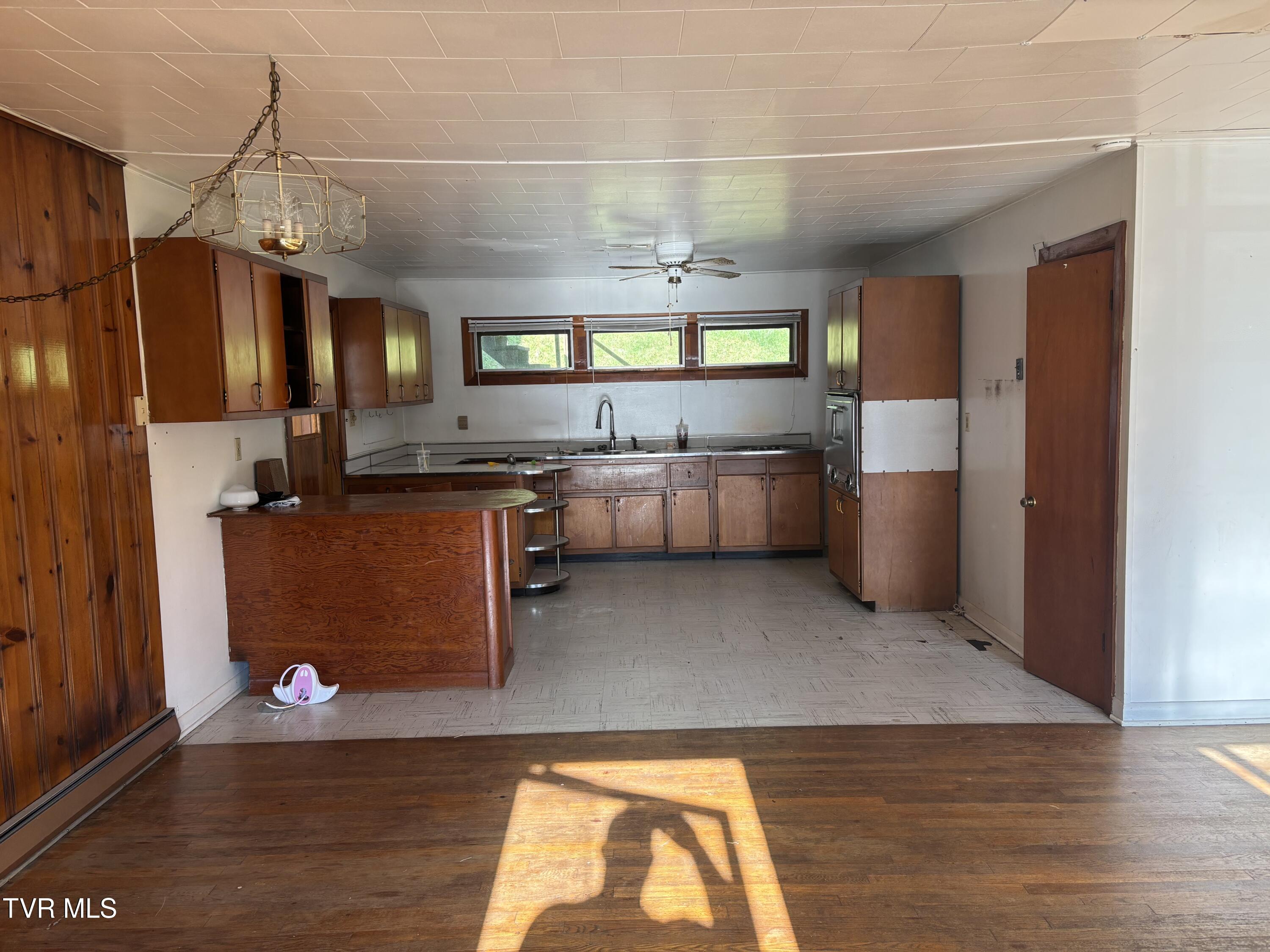 160 Power House Hollow, Clintwood, Virginia image 9