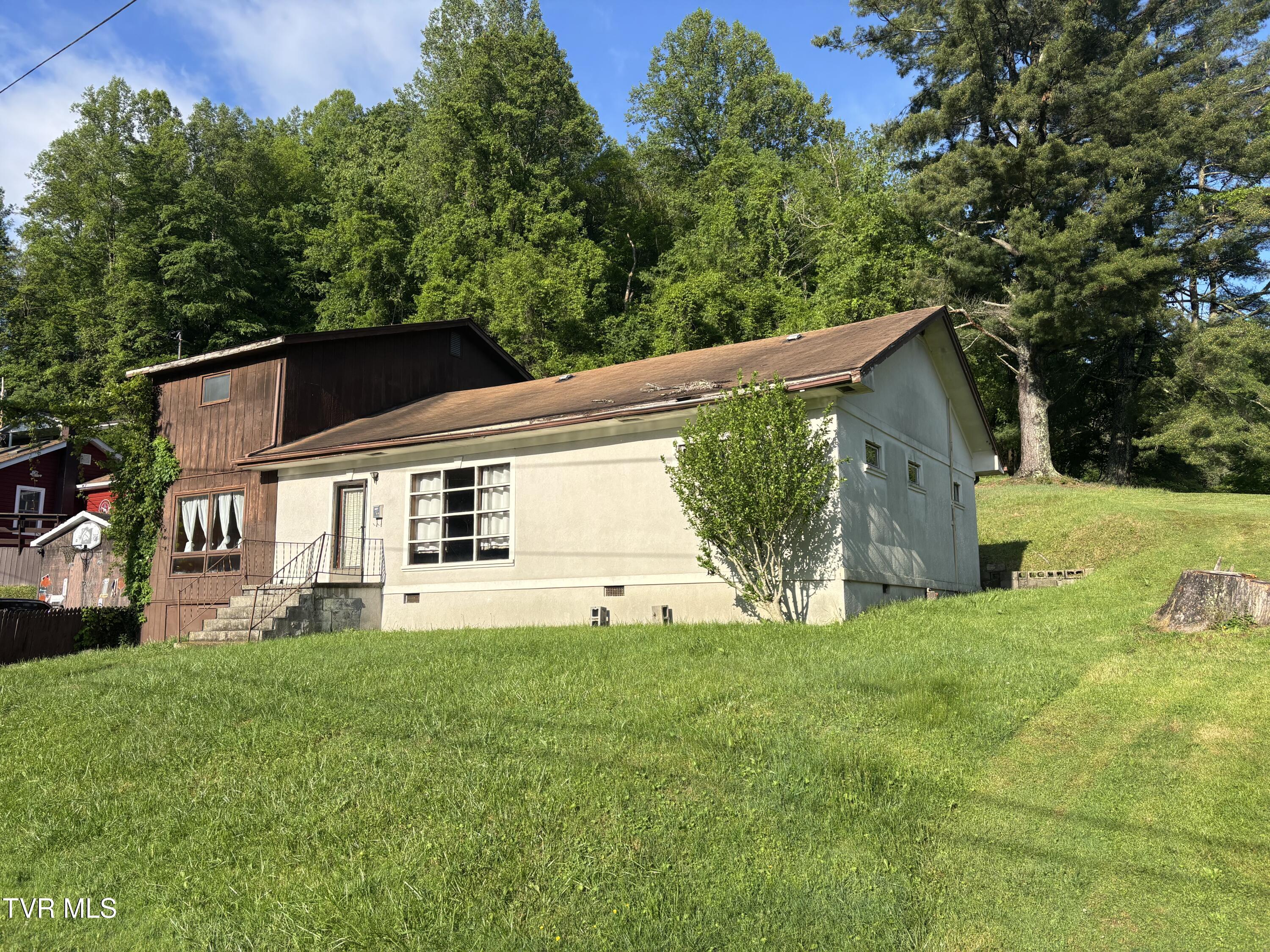 160 Power House Hollow, Clintwood, Virginia image 2