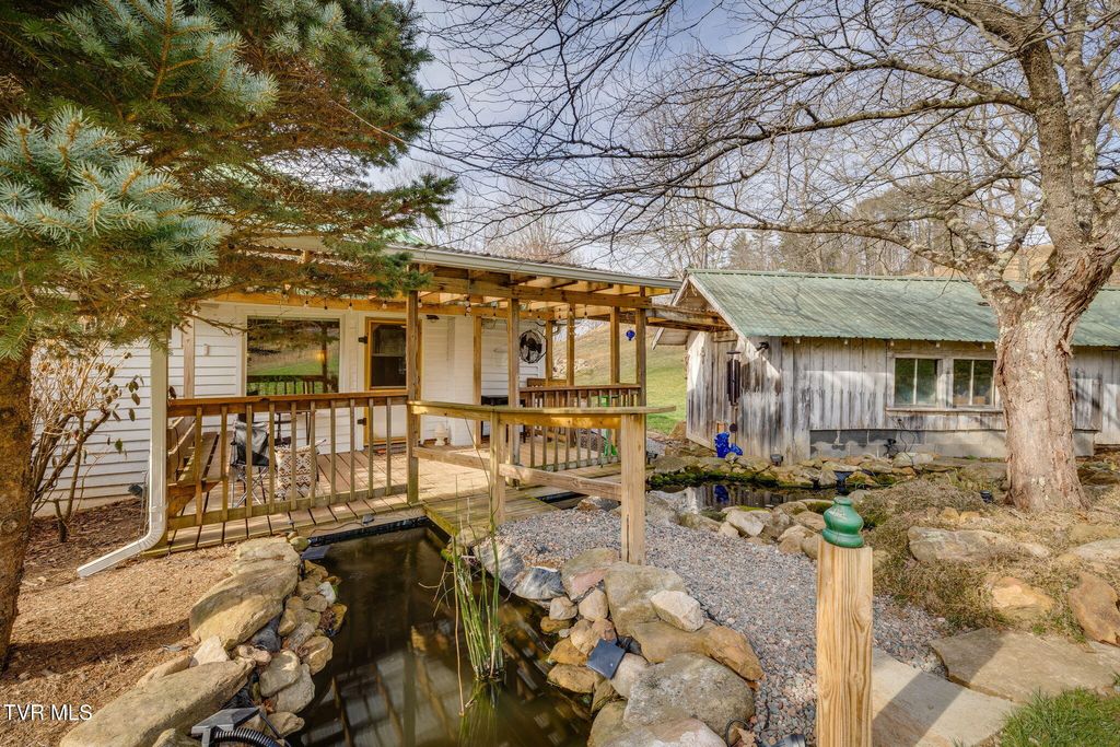 Photo of 341 Locust Gap Road, Mountain City, TN 37683 (MLS # 9991971)