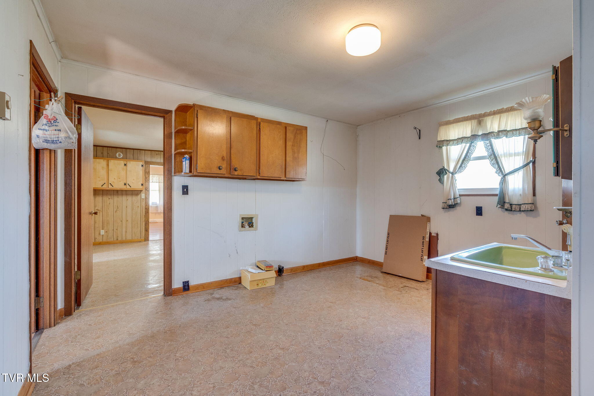1144 Poor Valley Road, Rogersville, Tennessee image 9