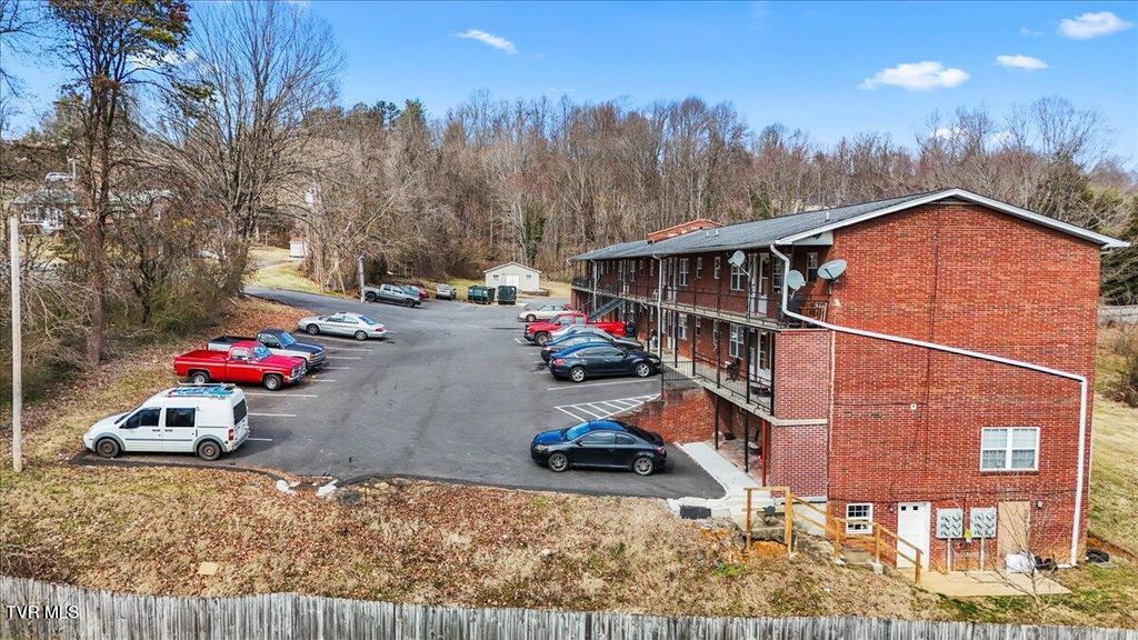 Photo of 1106 Fremont Drive, Johnson City, TN 37601 (MLS # 9989201)