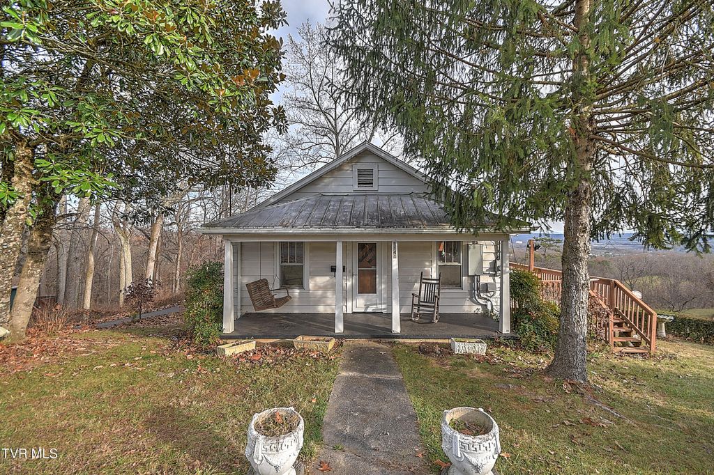Photo of 1141 Ridgecrest Avenue, Kingsport, TN 37665 (MLS # 9988730)
