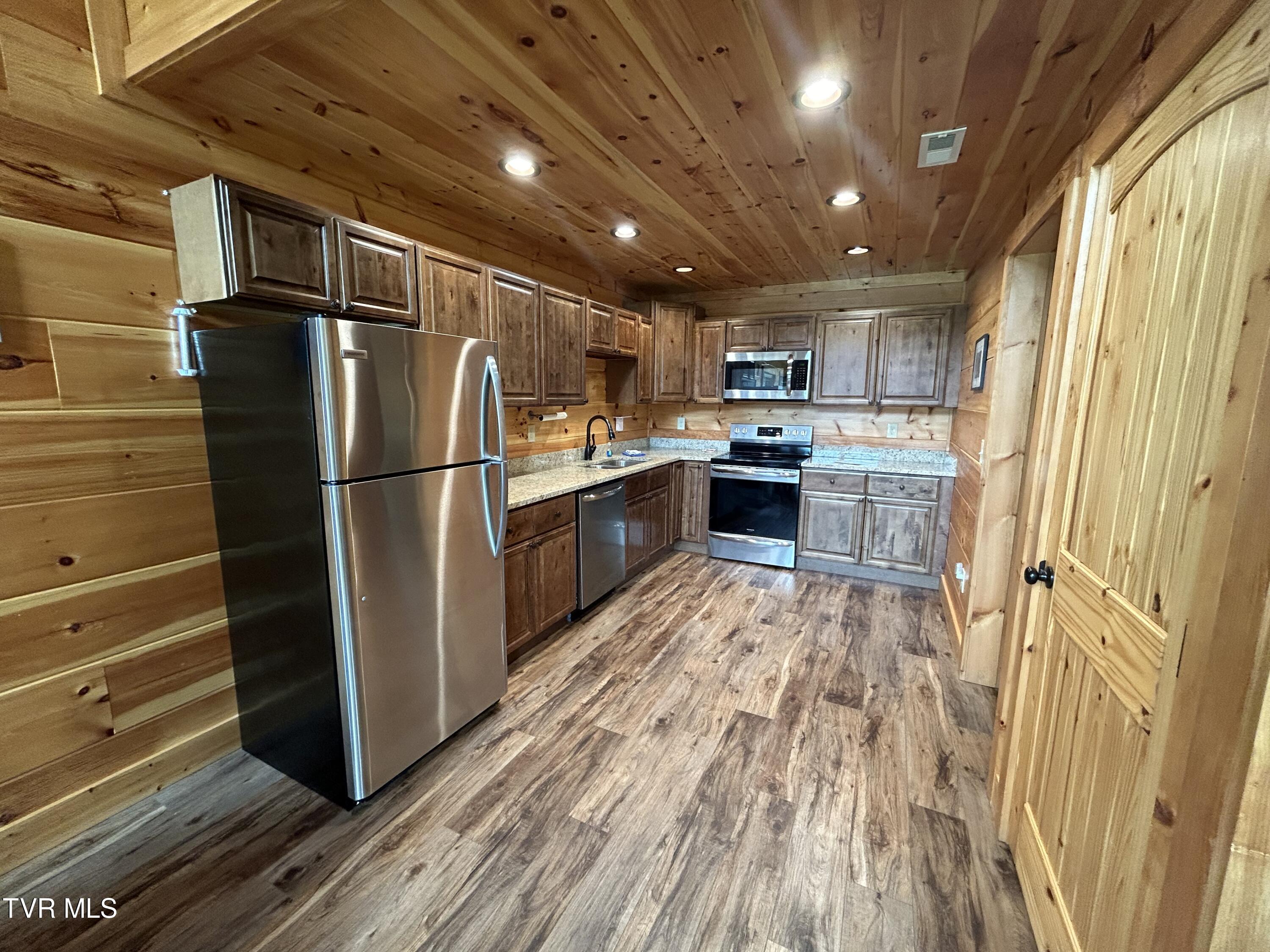3871 Holders Grove Road, Cosby, Tennessee image 8