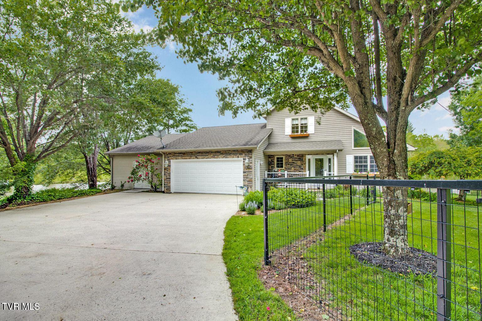 4058 Lone Wolf Circle, Crossville, Tennessee image 2