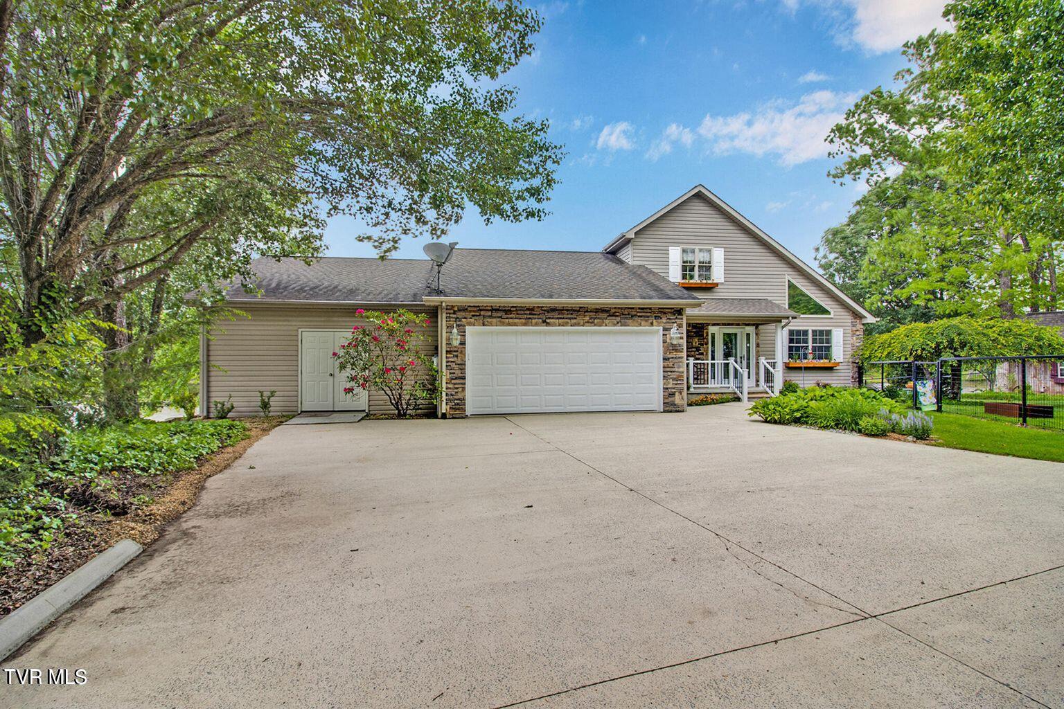 4058 Lone Wolf Circle, Crossville, Tennessee image 1