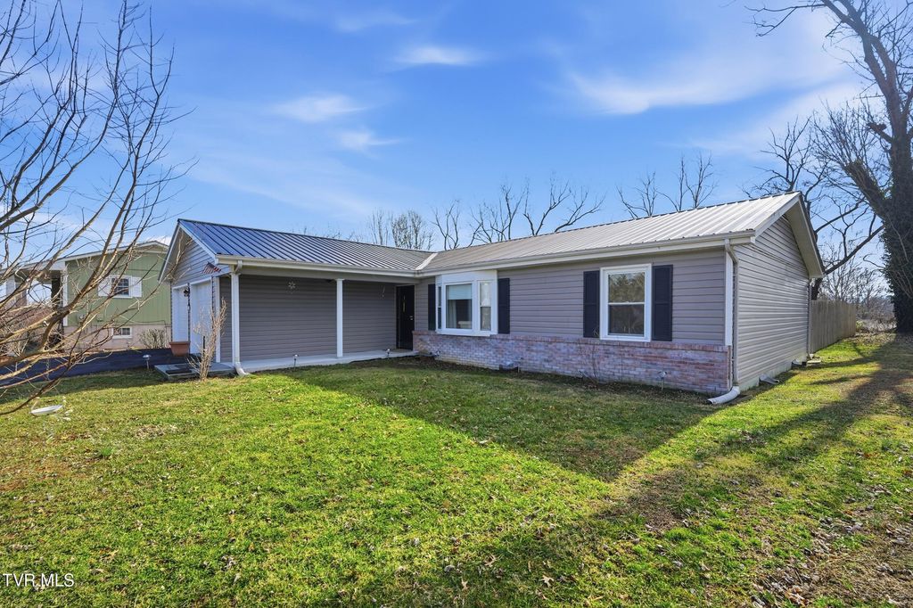 Photo of 109 Canterbury Lane, Bristol, VA 24201 (MLS # 9991087)
