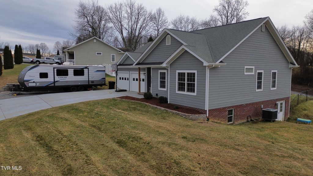 Photo of 14707 Village Loop, Abingdon, VA 24210 (MLS # 9989950)