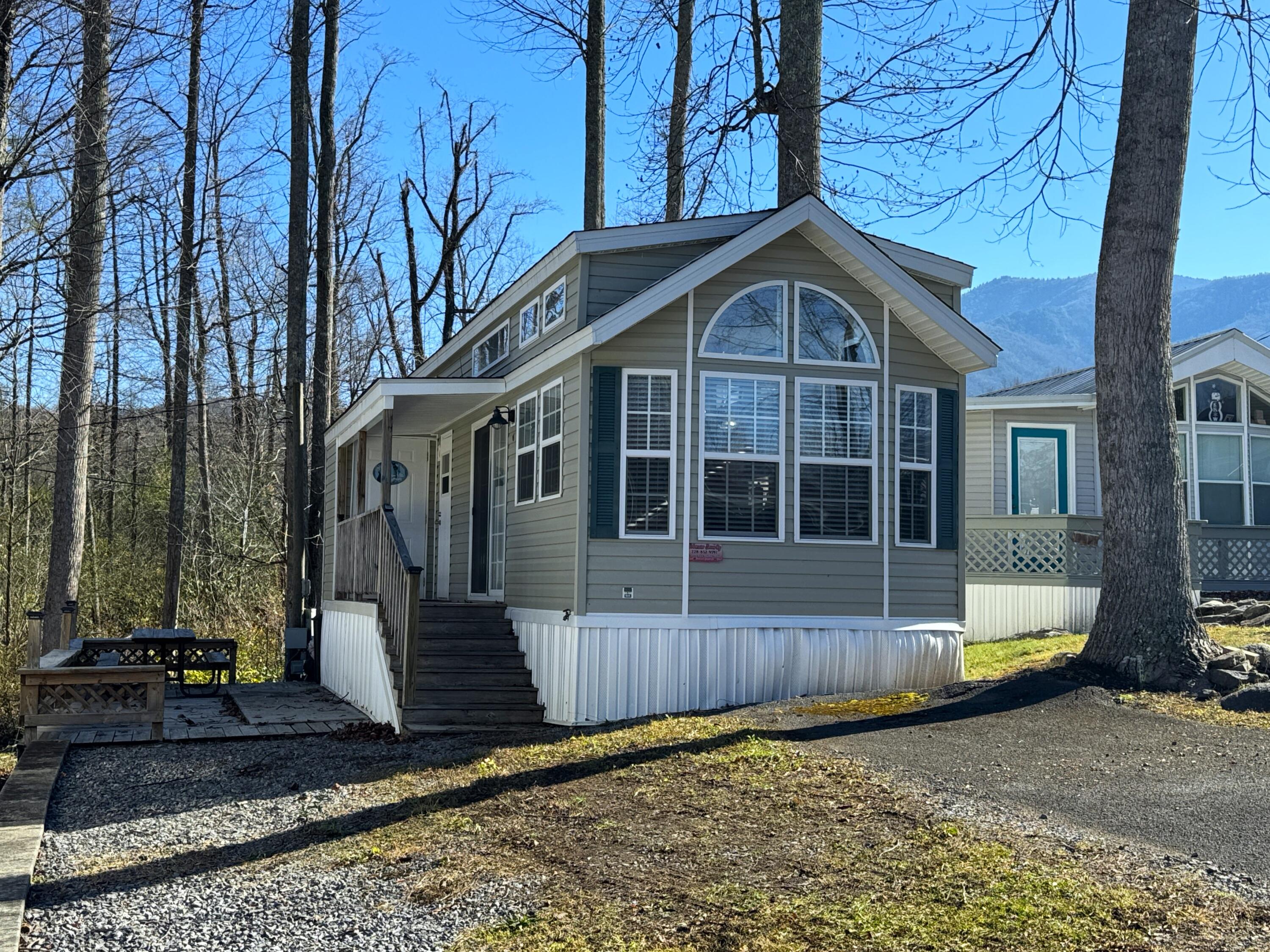 5355 East Parkway #35, Cosby, Tennessee image 2