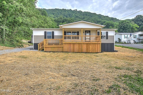 Homes For Sale - 205 Broad Street<br/> Weber City, VA 24290