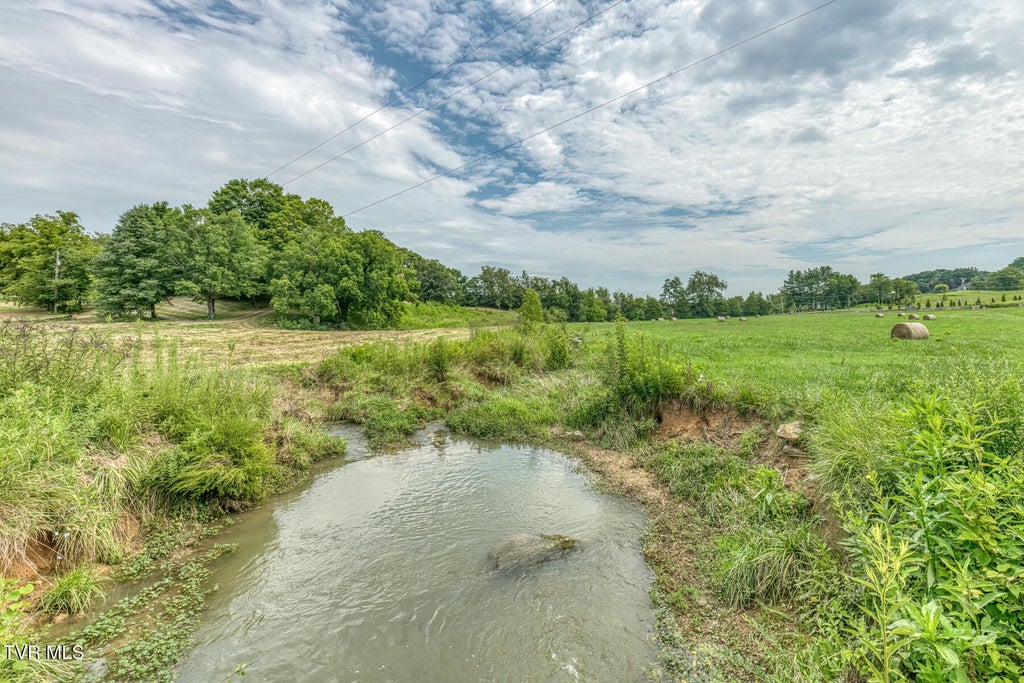 Photo of 4 Claude Simmons Rd Road, Johnson City, TN 37604 (MLS # 9993481)