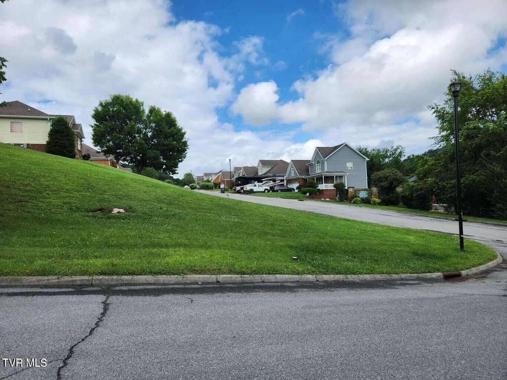 Photo of Tbd Silver Court, Kingsport, TN 37664 (MLS # 9978190)