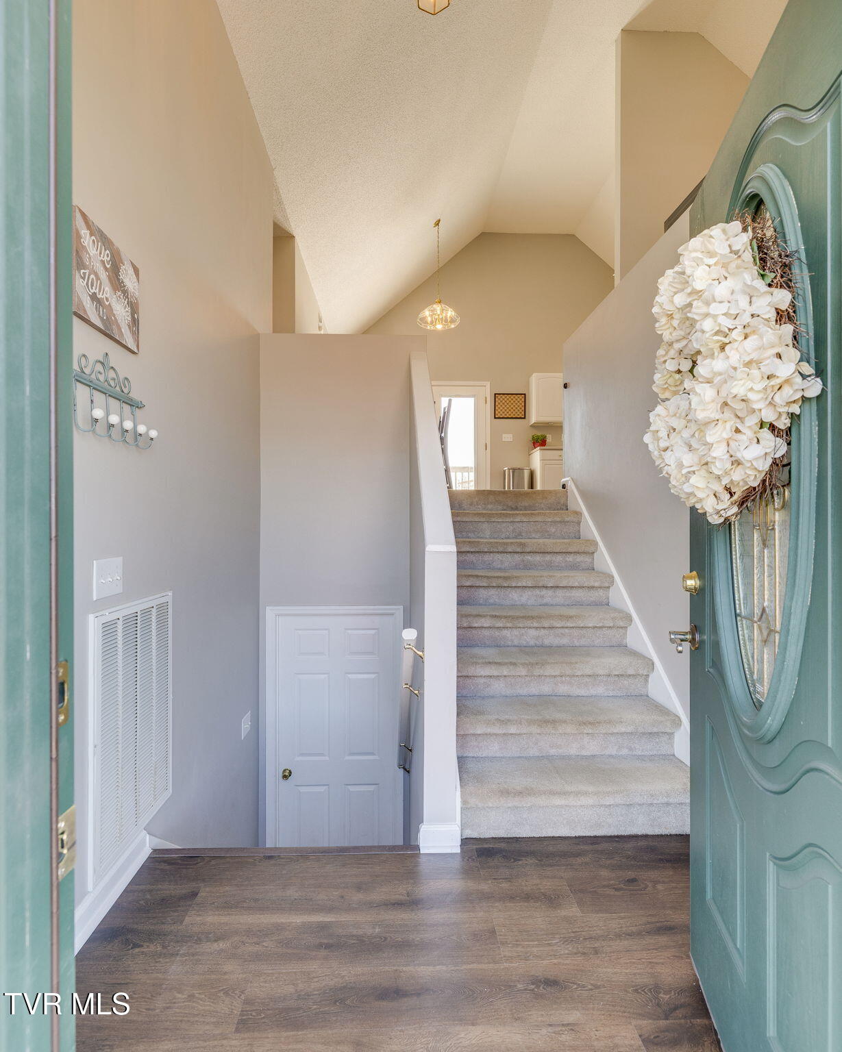 104 Chickasaw Circle