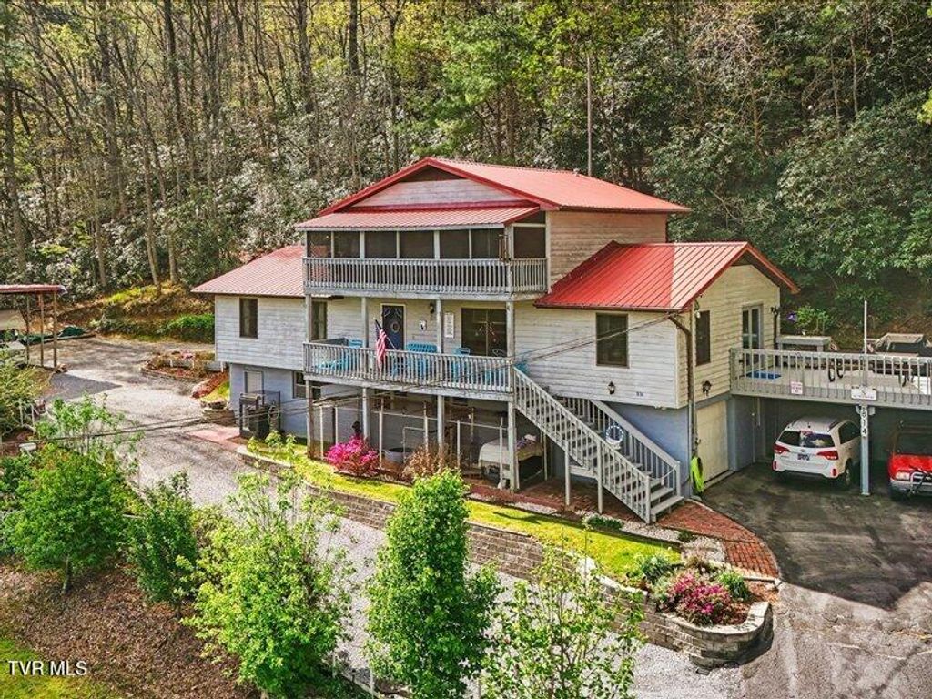 Photo of 814 Dogwood Drive, Erwin, TN 37650 (MLS # 9994201)