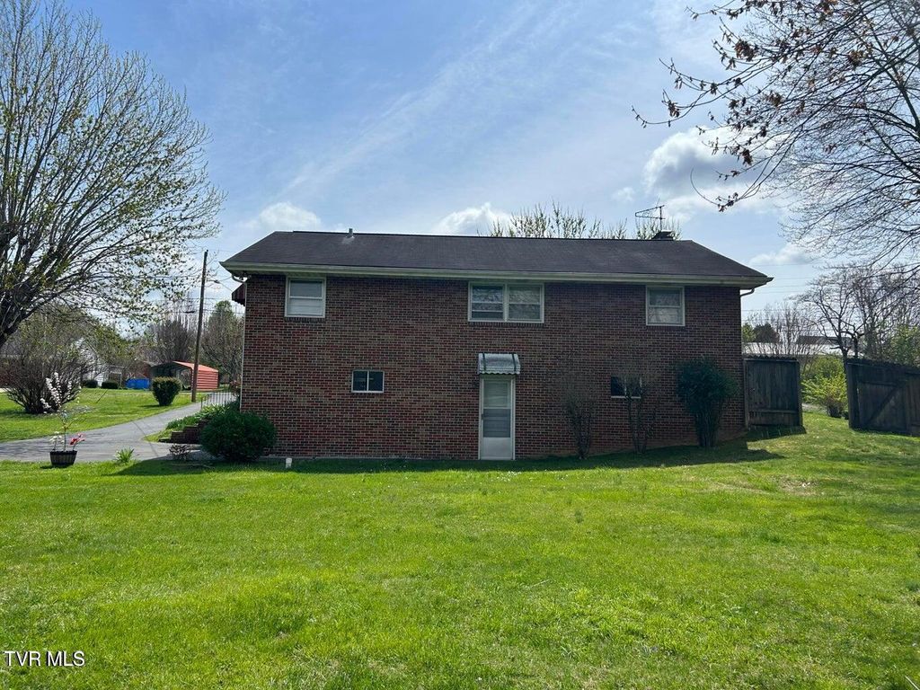 Photo of 604 Ridgeview Drive, Johnson City, TN 37604 (MLS # 9989053)
