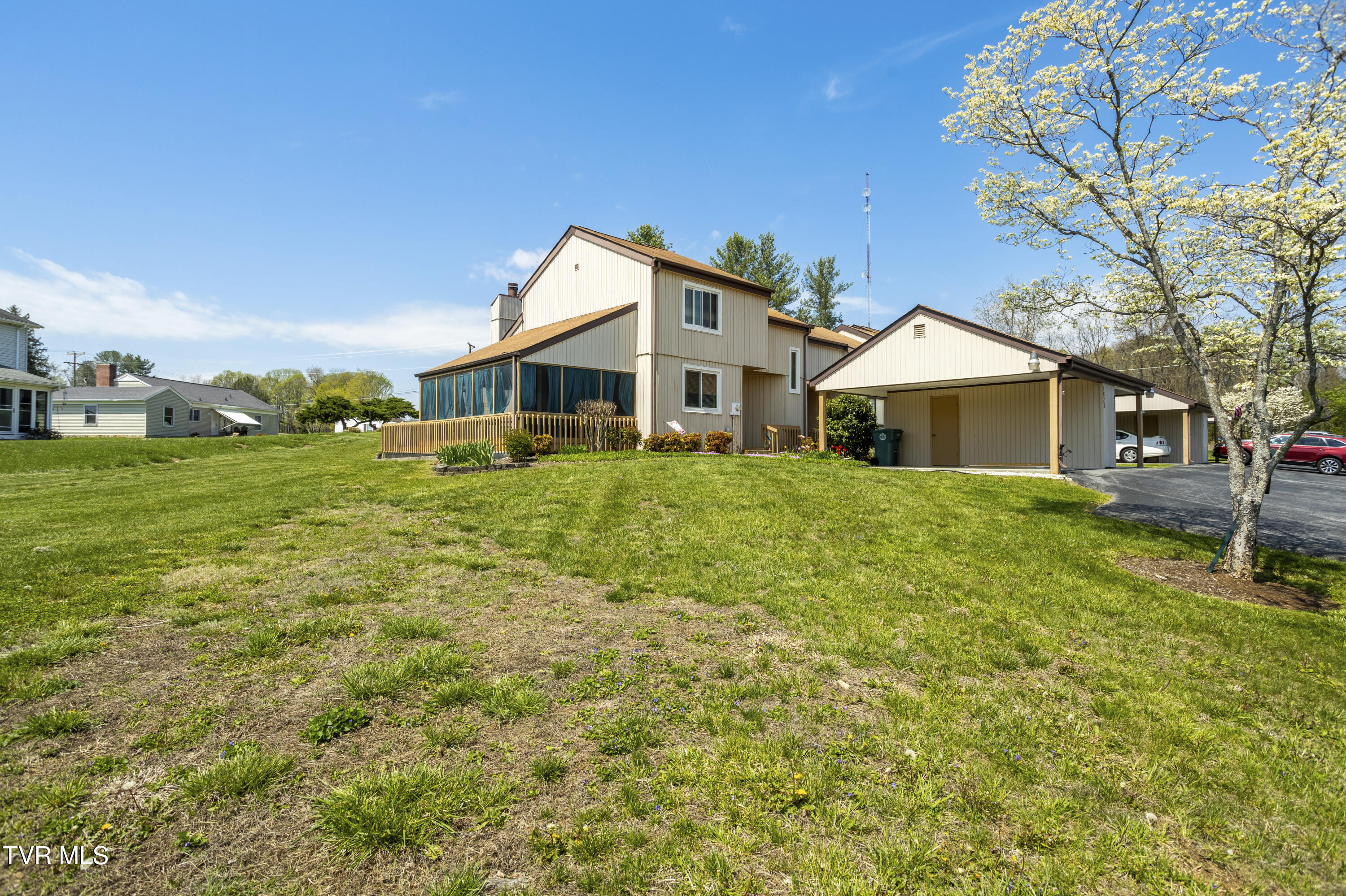 1023 Pebble Dr Dr, Bristol, Virginia image 1