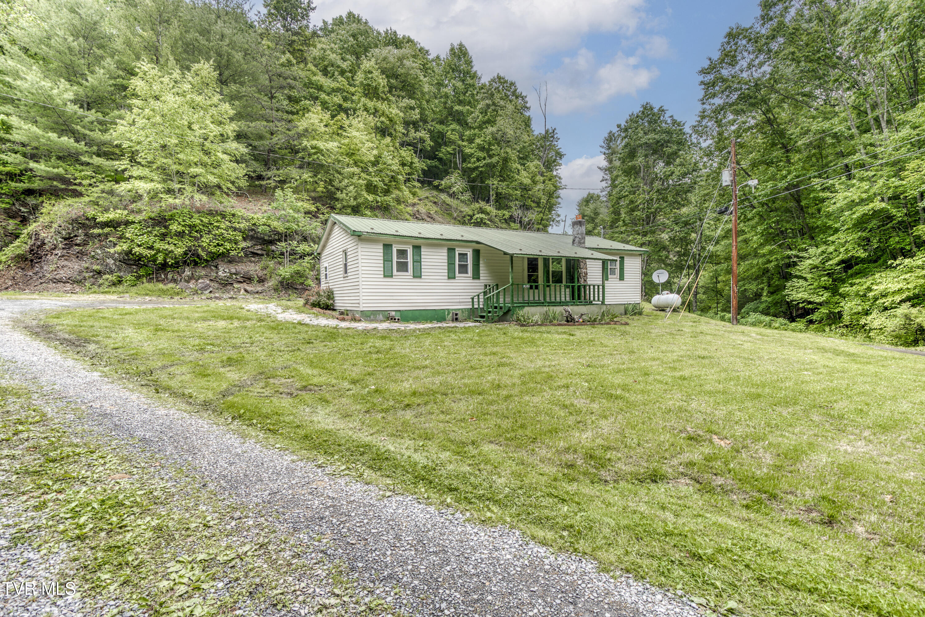 11030 College Drive, Meadowview, Virginia image 1