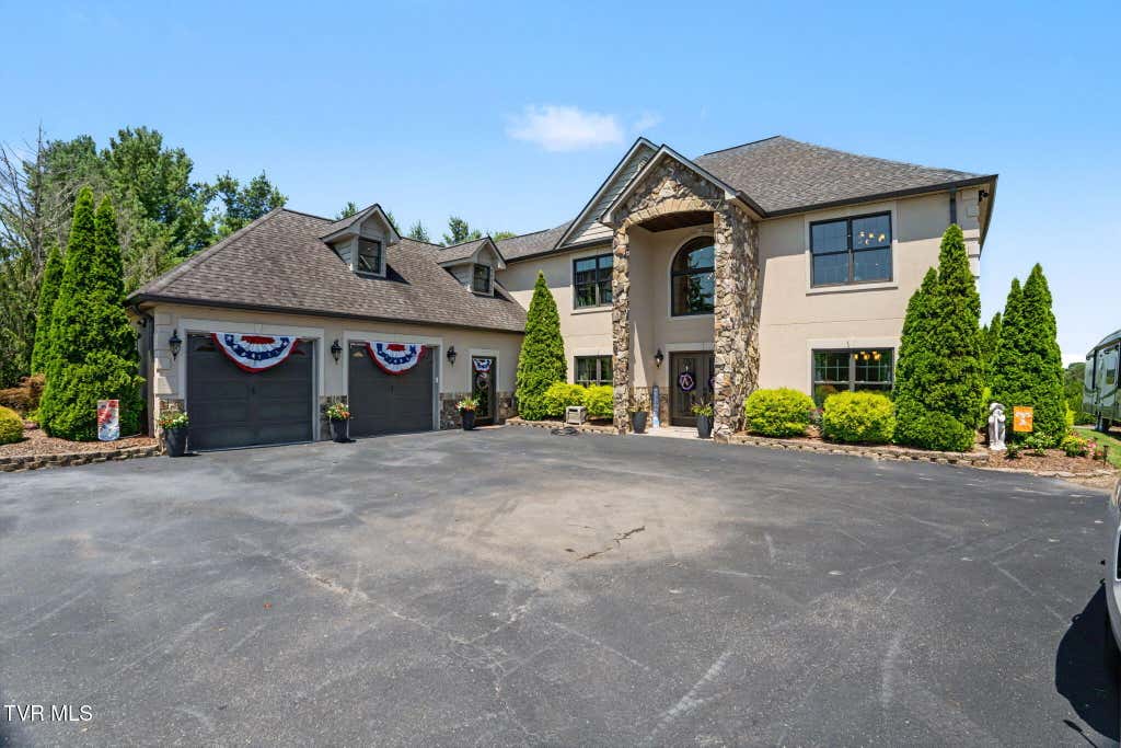 Photo of 134 Country Acres Drive, Elizabethton, TN 37643 (MLS # 9998444)
