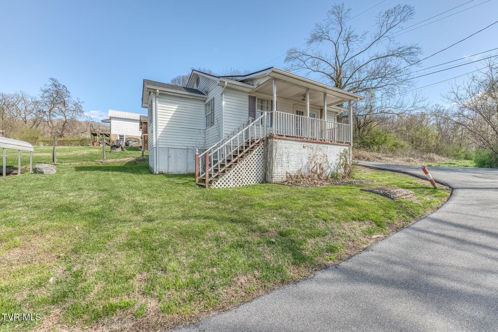 Photo of 137 Johnson Street, Kingsport, TN 37665 (MLS # 9992350)