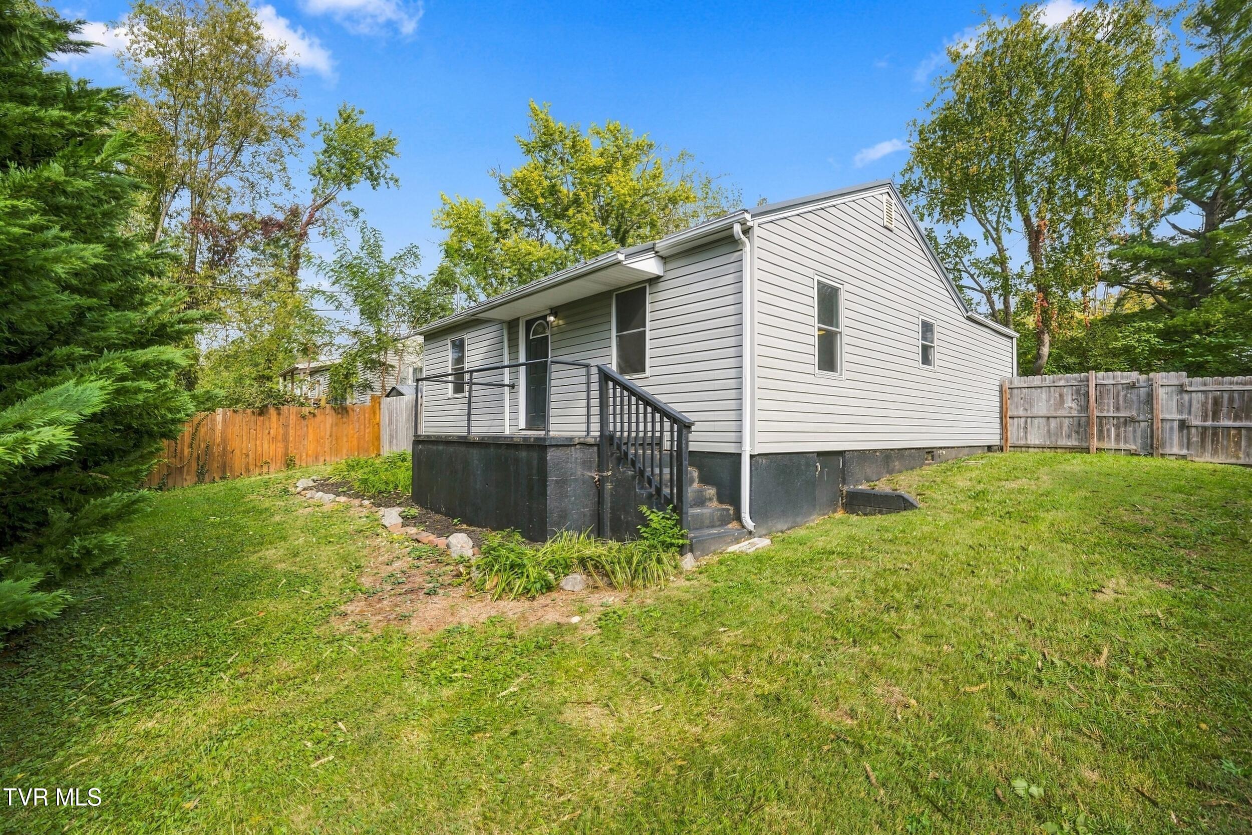 1228 Indian Ridge Road