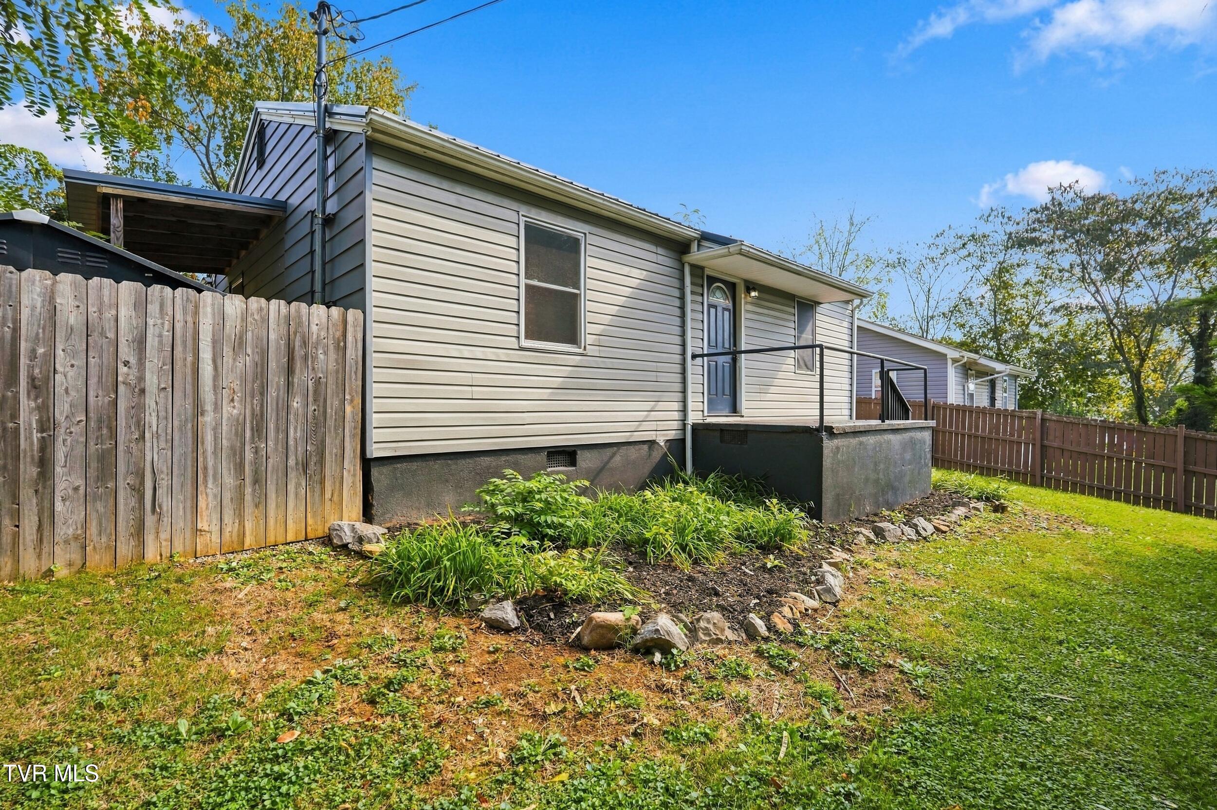 1228 Indian Ridge Road