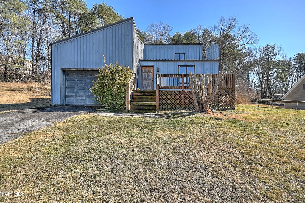 Photo of 211 Sunny Hill Court, Fall Branch, TN 37656 (MLS # 9991295)