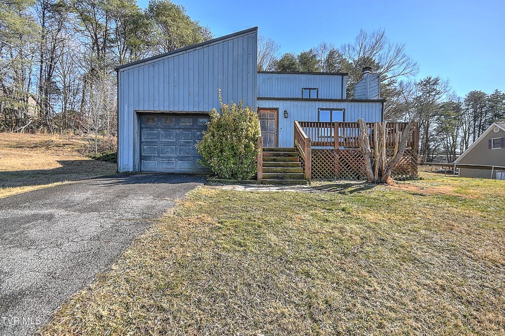 Photo of 211 Sunny Hill Court, Fall Branch, TN 37656 (MLS # 9991295)