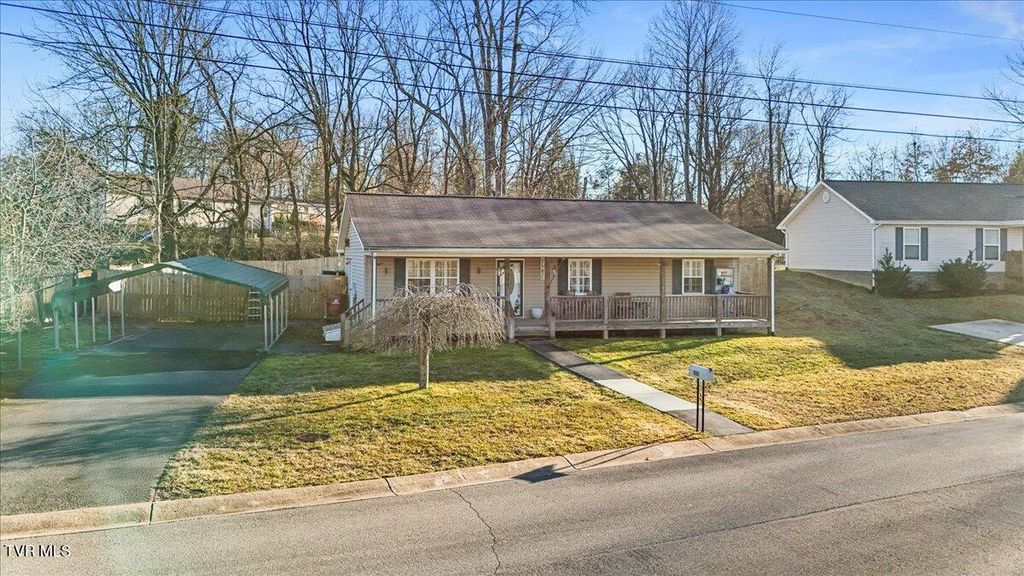 Photo of 1069 Snowden Terrace, Johnson City, TN 37601 (MLS # 9991456)