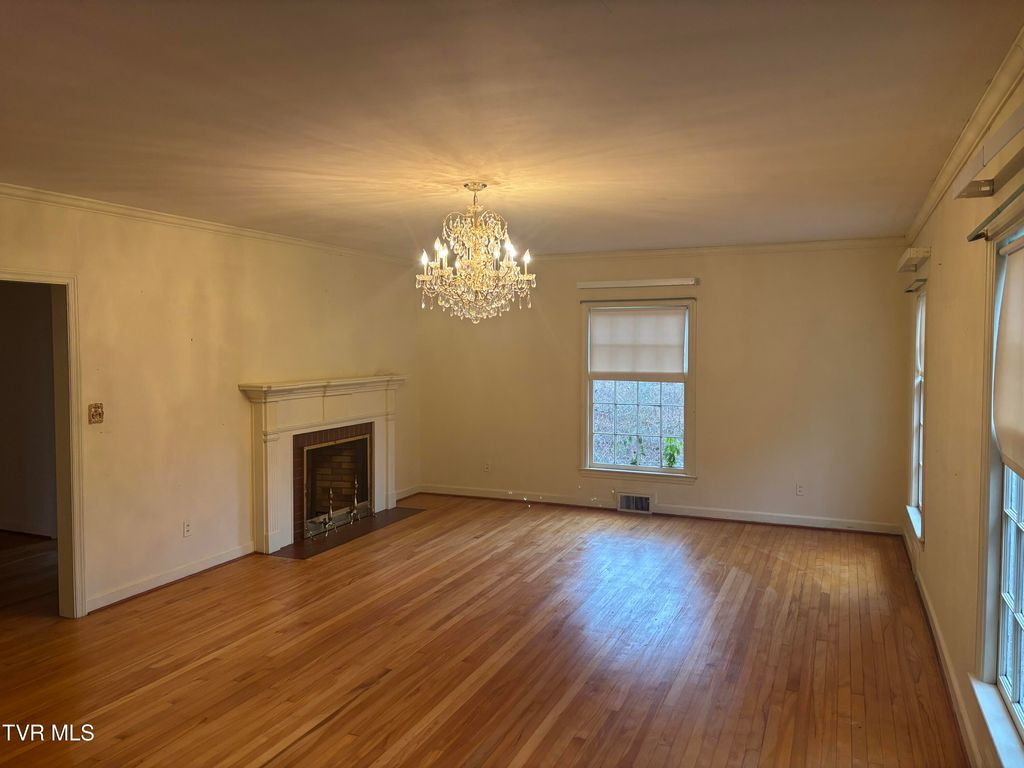 Photo of 902 Tusculum Boulevard, Greeneville, TN 37745 (MLS # 9989422)