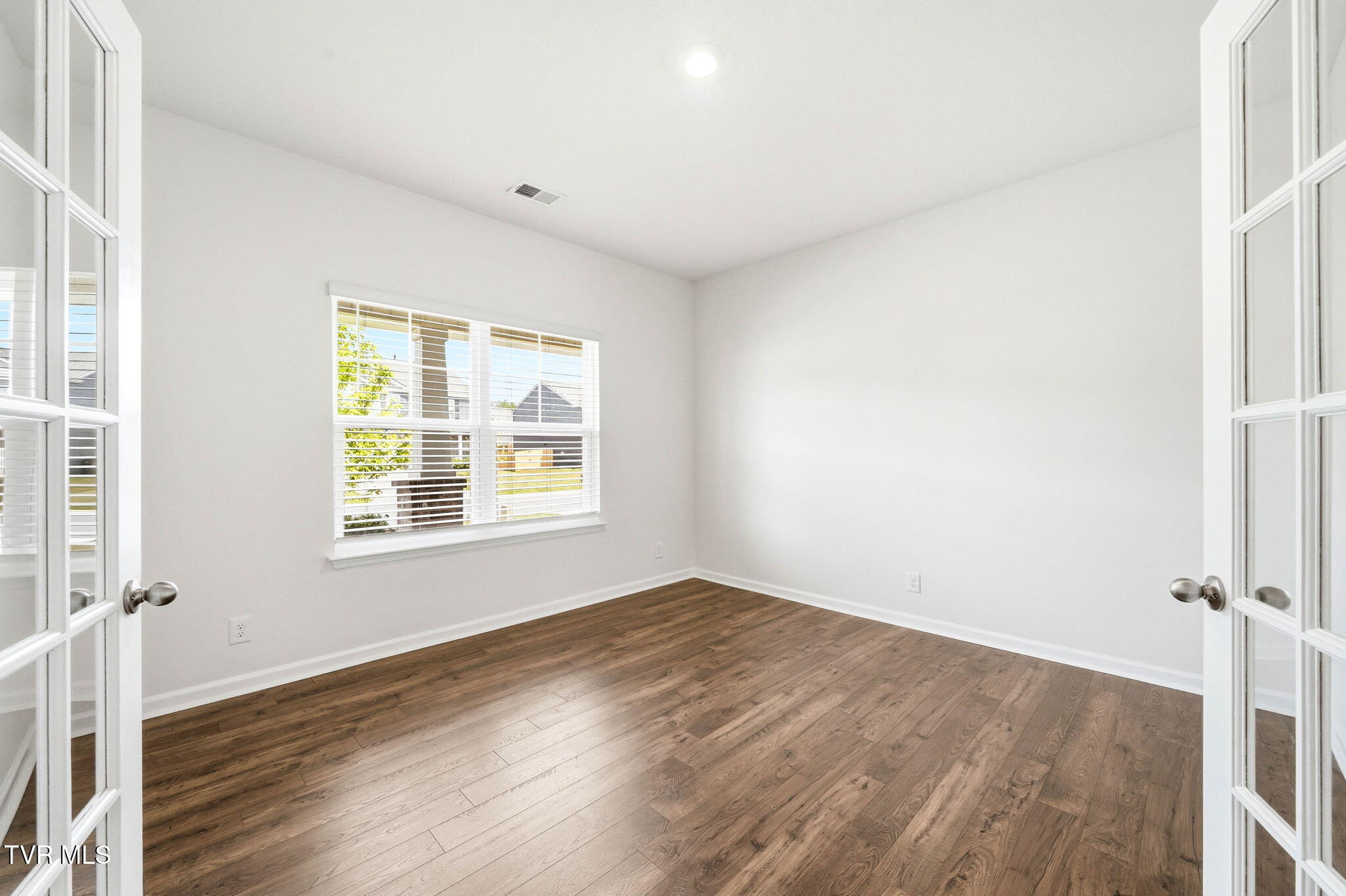 1129 Raccoon Lane