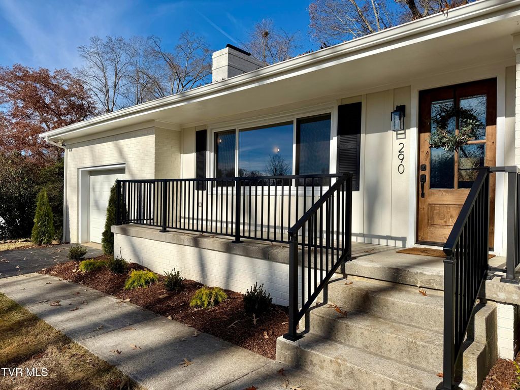 Photo of 290 Valley Drive Dr, Bristol, VA 24201 (MLS # 9988733)