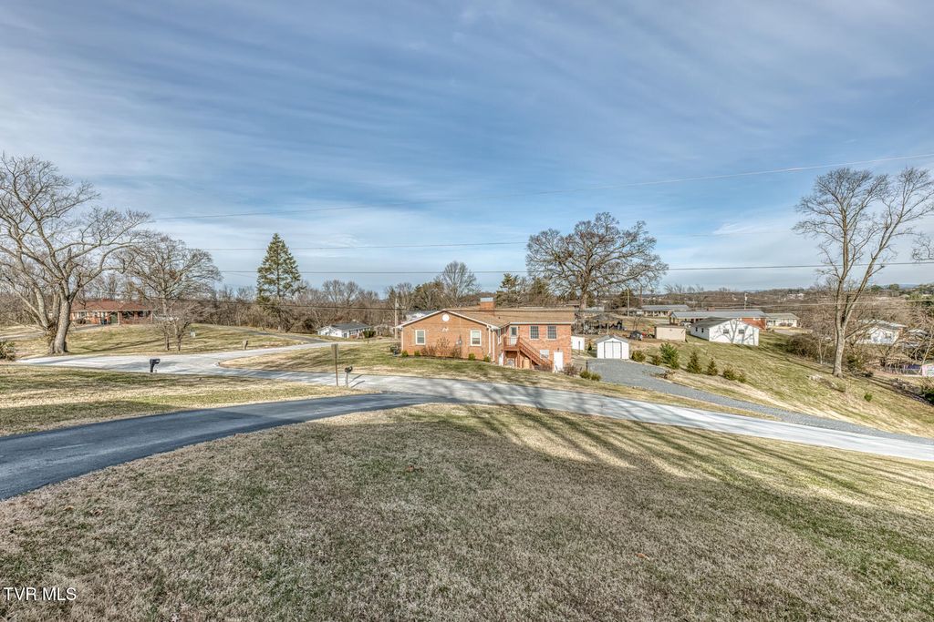 Photo of 215 Linda Street, Greeneville, TN 37743 (MLS # 9990731)