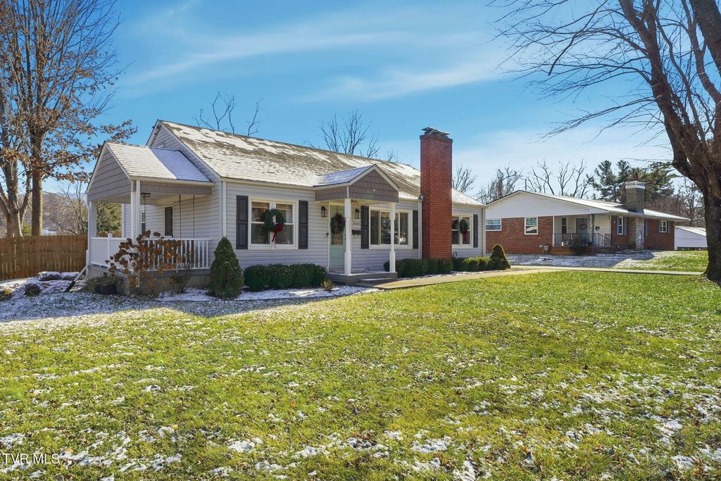 Photo of 2401 Huffine Circle, Johnson City, TN 37604 (MLS # 9989307)