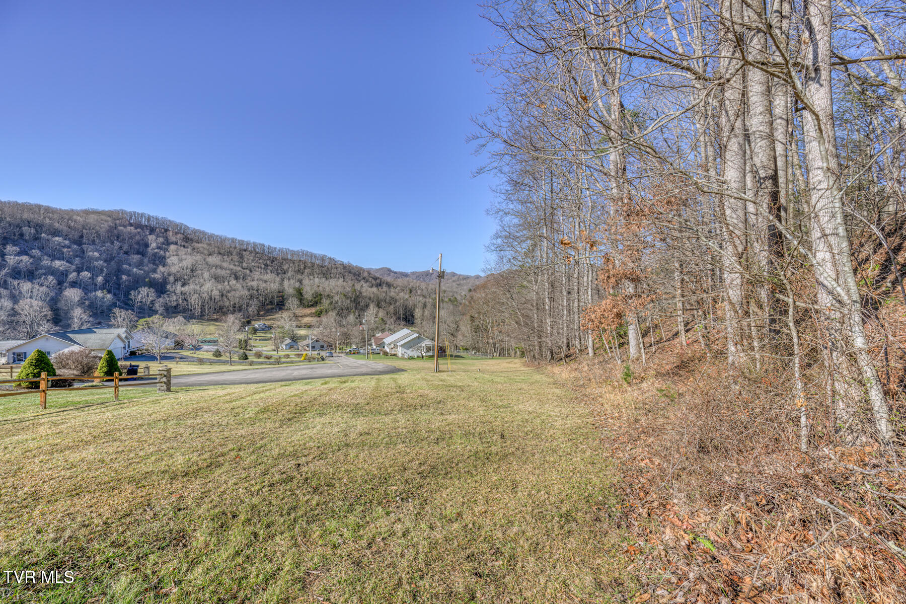 117 Buckner Drive, Roan Mountain, Tennessee image 2