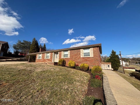 Homes For Sale - 3713 Bernard Circle<br/> Kingsport, TN 37664